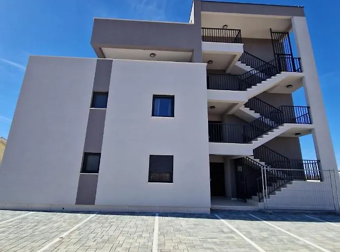 Luka Appartement *