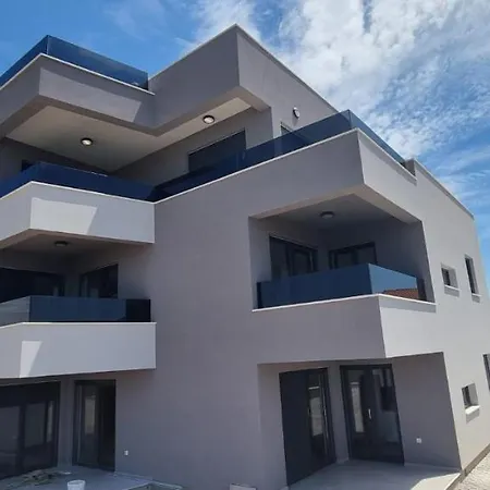 Luka Apartment