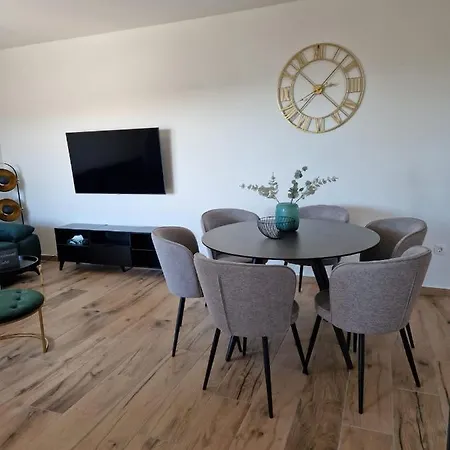 Apartment Luka